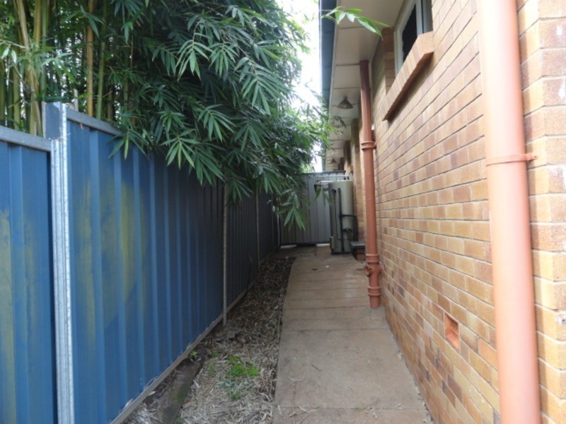 2/5 Glendower Street, Mount Lofty QLD 4350