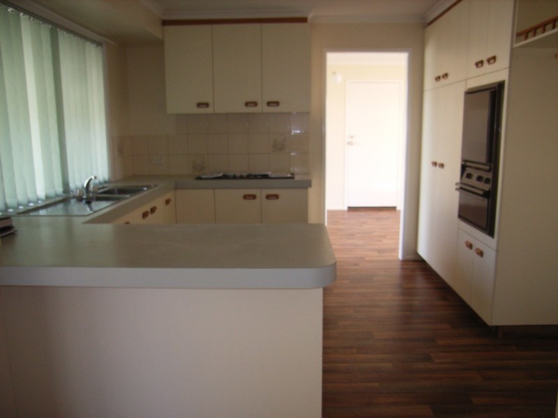 8 Blueberry Ash Court, Glenvale QLD 4350