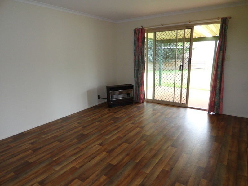 8 Blueberry Ash Court, Glenvale QLD 4350