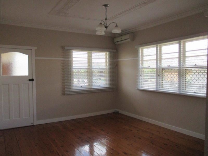 12 Goodwood Street, Newtown QLD 4350