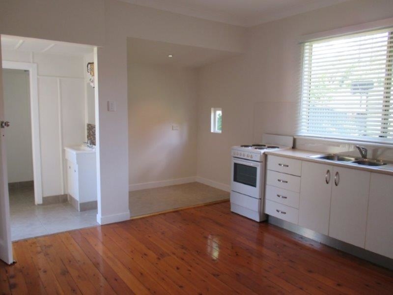 12 Goodwood Street, Newtown QLD 4350