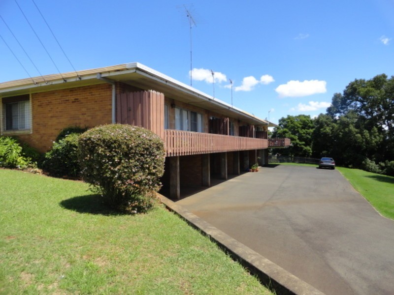 2/7 Prospect Street, North Toowoomba QLD 4350