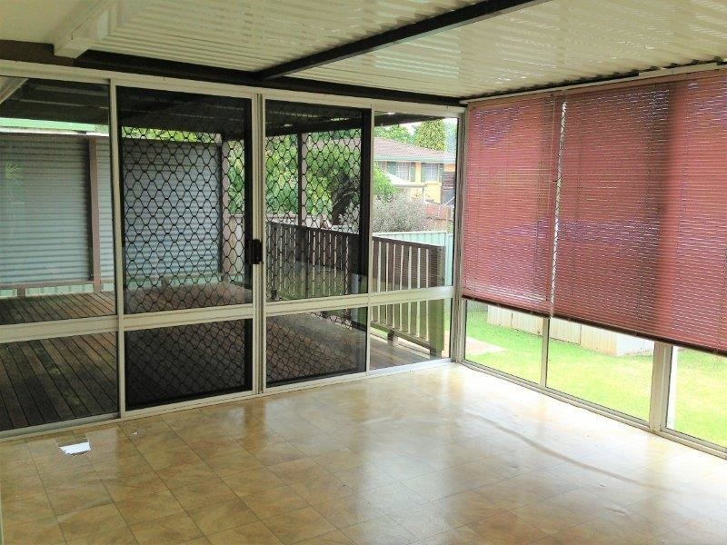 14 Talinga Street, Mount Lofty QLD 4350