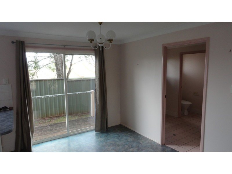 2/1 Rebecca Court, Kearneys Spring QLD 4350