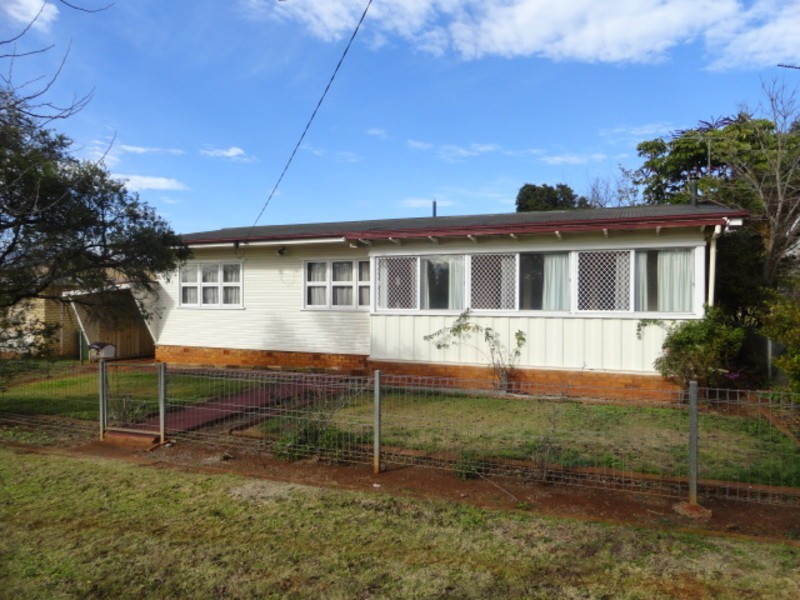 2 Henderson Street, Newtown QLD 4350