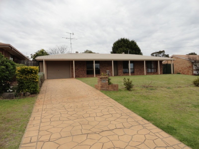 18 Kurrajong Street, Newtown QLD 4350