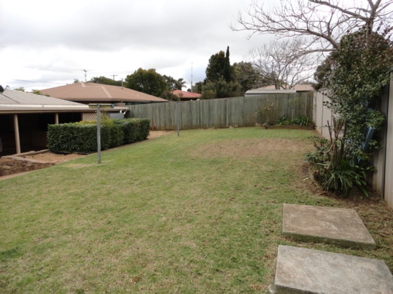 18 Kurrajong Street, Newtown QLD 4350