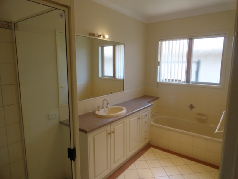 1/239 Nelson Street, Kearneys Spring QLD 4350