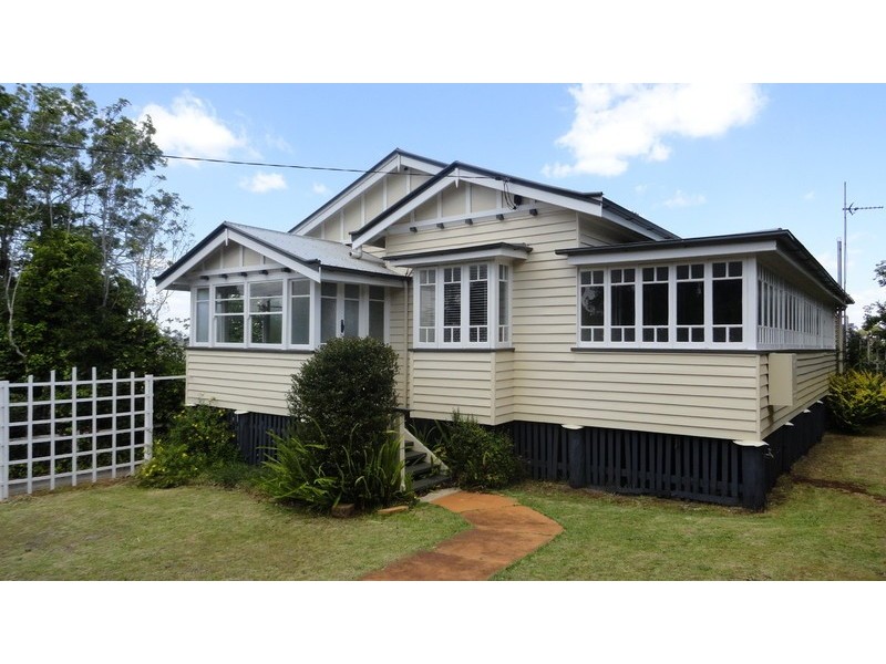 41 Mary Street, Mount Lofty QLD 4350