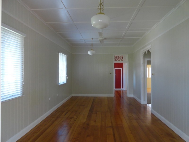 41 Mary Street, Mount Lofty QLD 4350