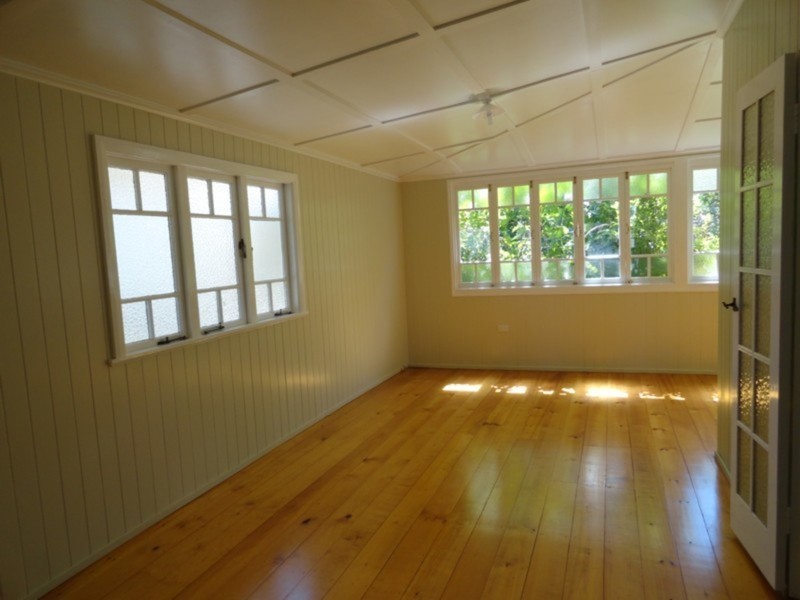 41 Mary Street, Mount Lofty QLD 4350