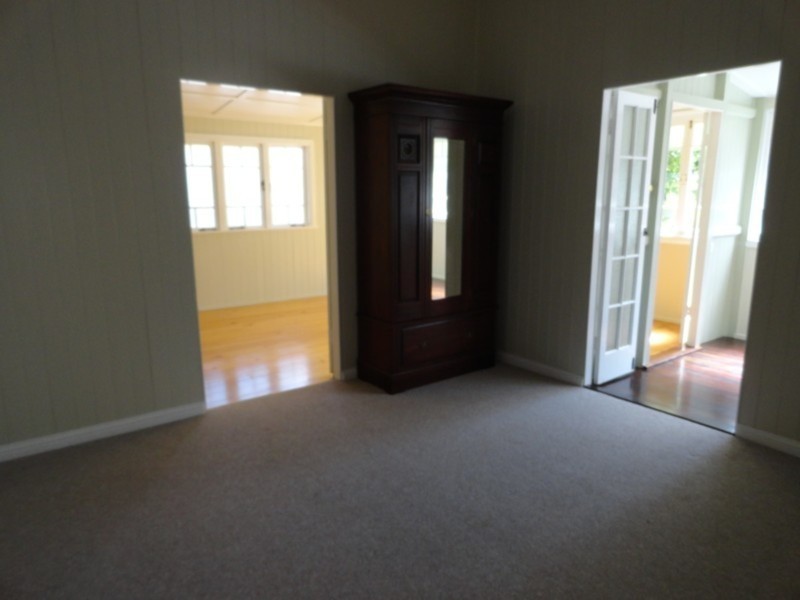 41 Mary Street, Mount Lofty QLD 4350