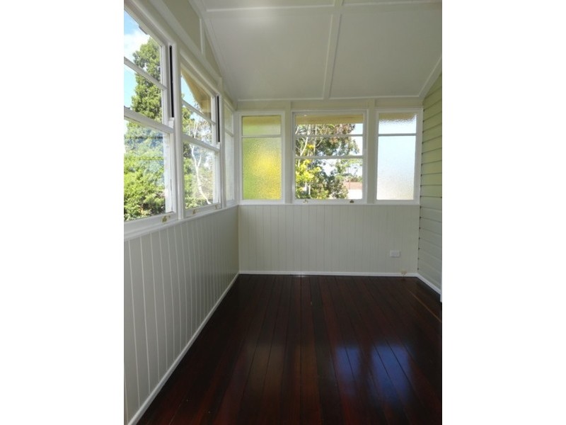 41 Mary Street, Mount Lofty QLD 4350