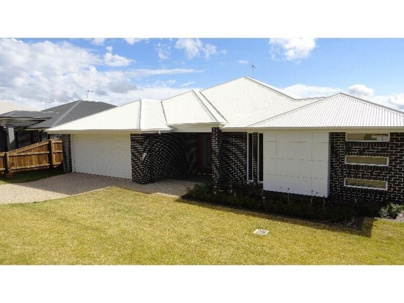17 Brimblecombe, Middle Ridge QLD 4350