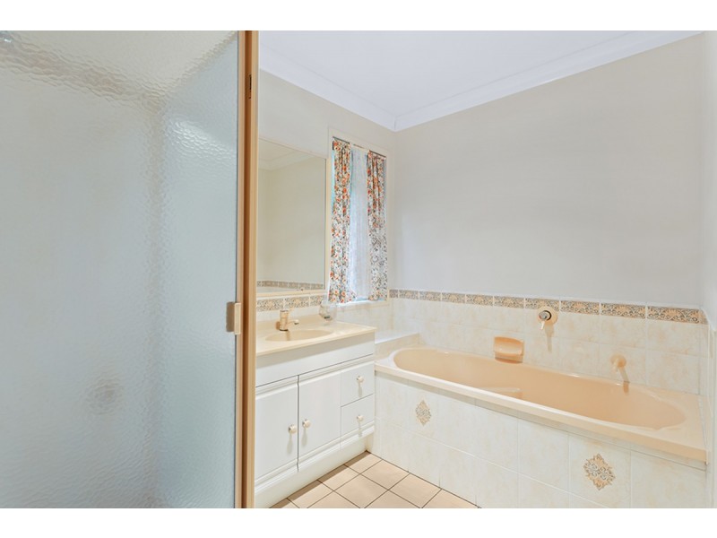 28 Elizabeth Kenny Court, Harristown QLD 4350