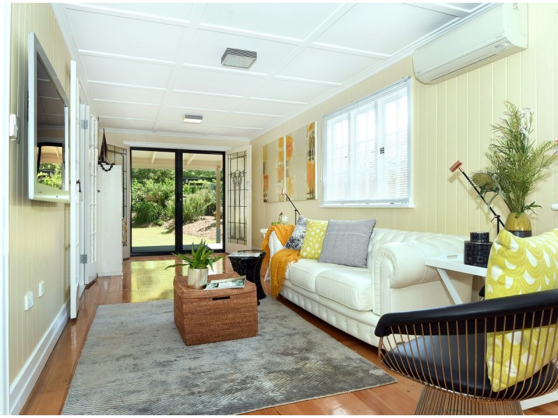 15 Bridge Street, Mount Lofty QLD 4350