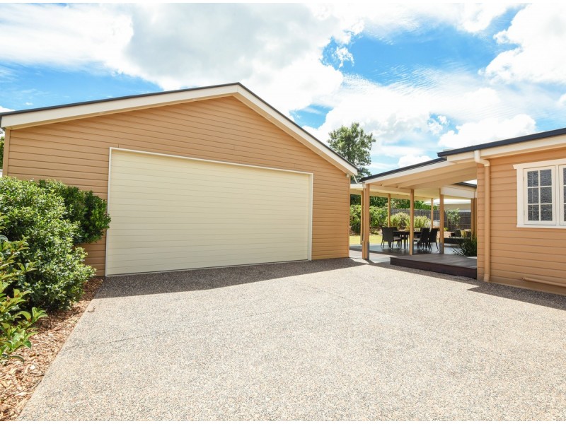 15 Bridge Street, Mount Lofty QLD 4350