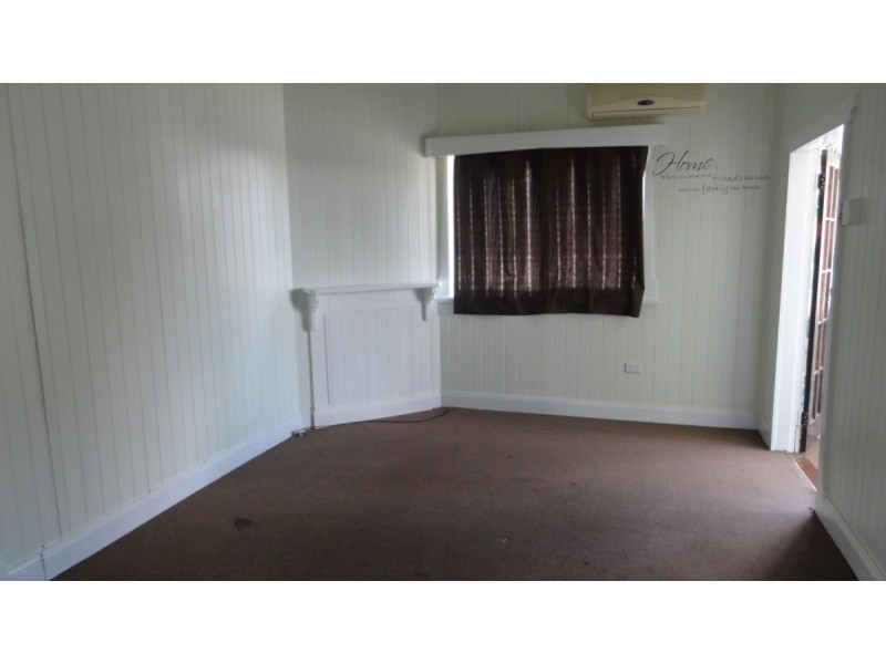 125 West Street, Newtown QLD 4350