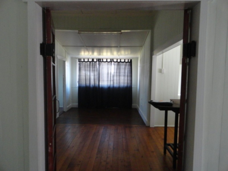 125 West Street, Newtown QLD 4350