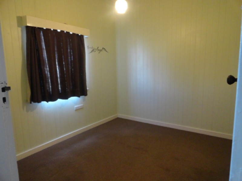 125 West Street, Newtown QLD 4350