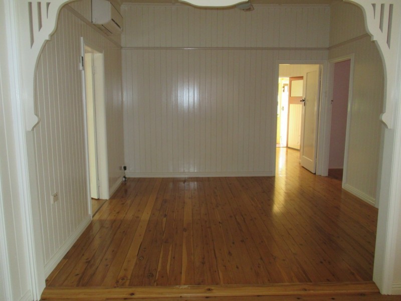 8 Venture Street, North Toowoomba QLD 4350