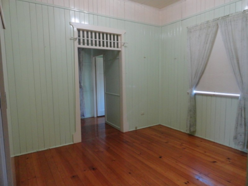 144 Russell Street, Newtown QLD 4350