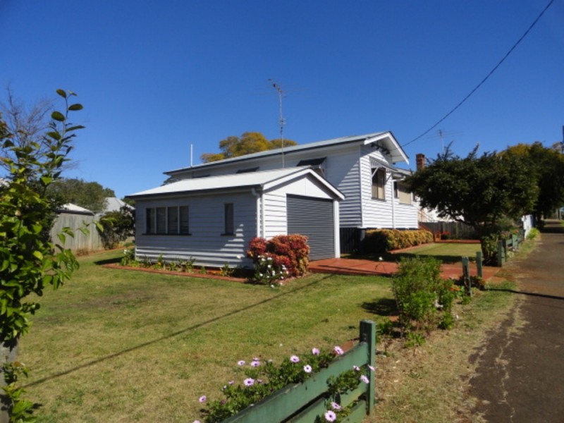 144 Russell Street, Newtown QLD 4350