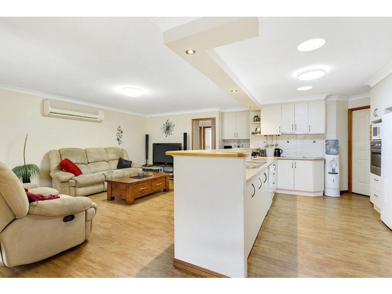 8 Rama Court, Kearneys Spring QLD 4350