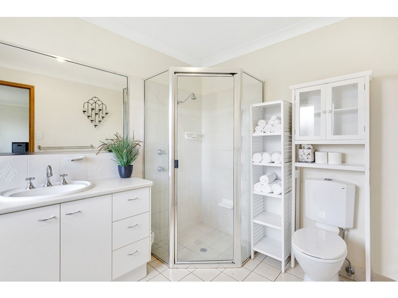 8 Rama Court, Kearneys Spring QLD 4350