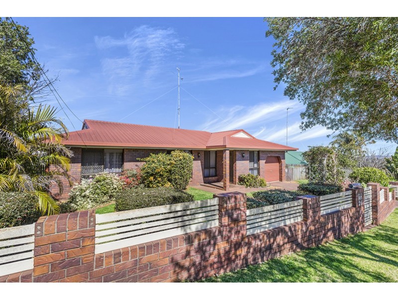 26 Banksia Street, Newtown QLD 4350