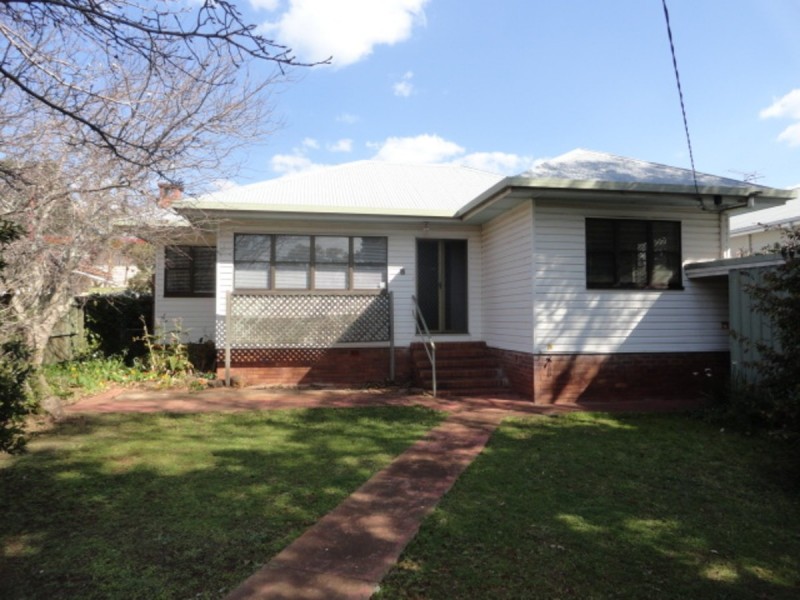 8 Campbell Street, East Toowoomba QLD 4350