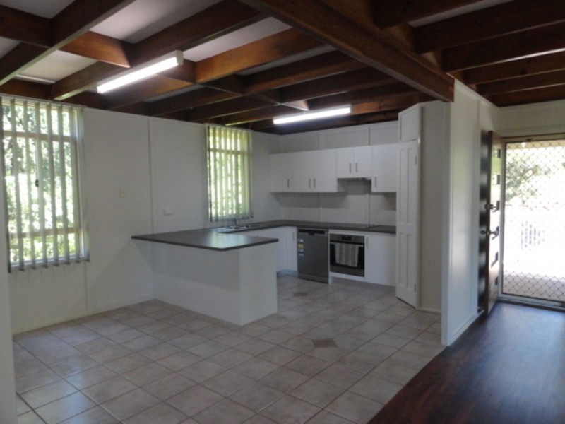 6 Mackenzie Street, Mount Lofty QLD 4350