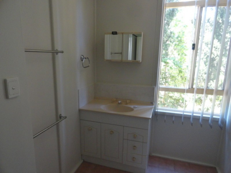 6 Mackenzie Street, Mount Lofty QLD 4350