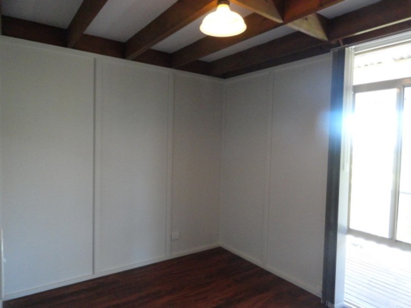 6 Mackenzie Street, Mount Lofty QLD 4350