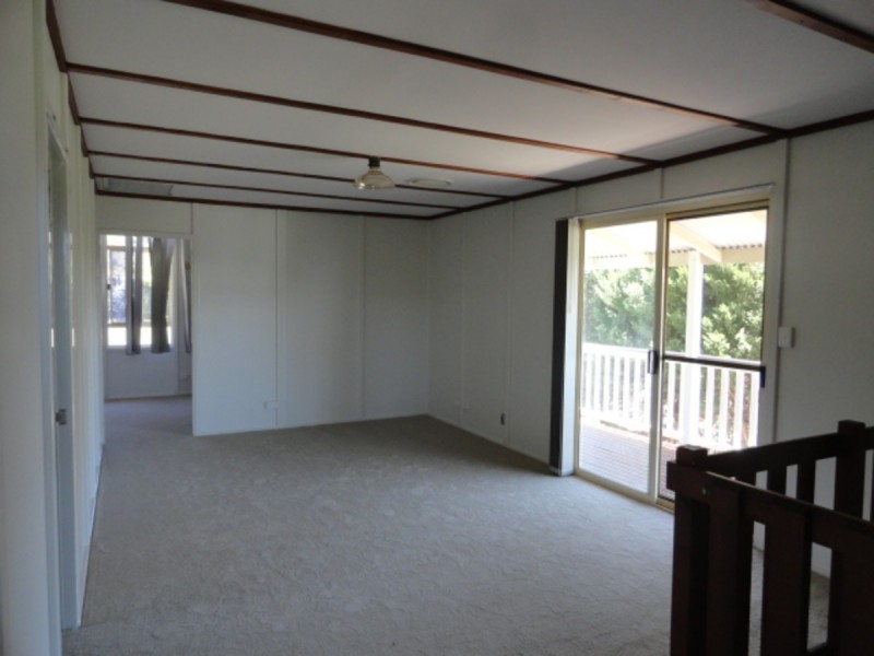 6 Mackenzie Street, Mount Lofty QLD 4350