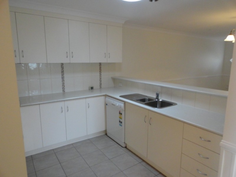 4/22A Spencer Street, Harristown QLD 4350