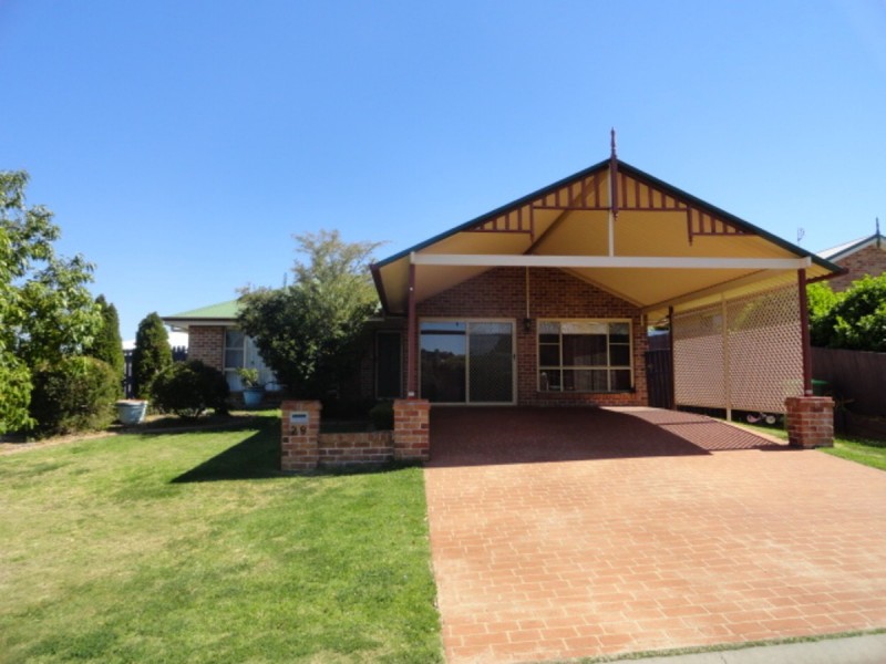 29 Nash Drive, Glenvale QLD 4350