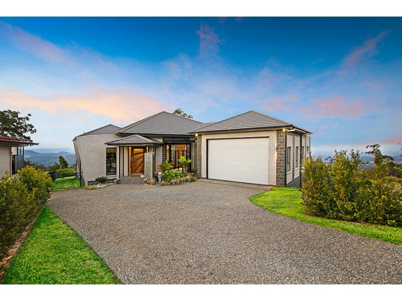 7 St Ives Court, Mount Lofty QLD 4350