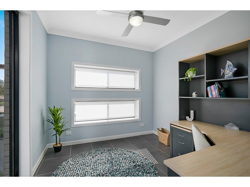 7 St Ives Court, Mount Lofty QLD 4350