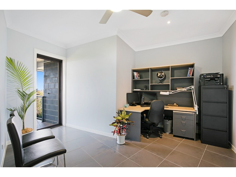 7 St Ives Court, Mount Lofty QLD 4350