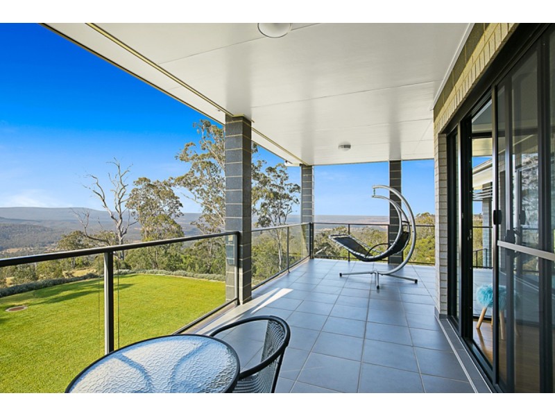 7 St Ives Court, Mount Lofty QLD 4350