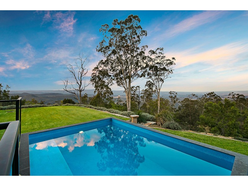 7 St Ives Court, Mount Lofty QLD 4350