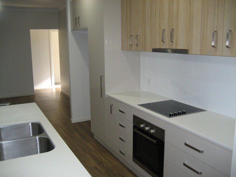 2/8a Atkinson Street, South Toowoomba QLD 4350