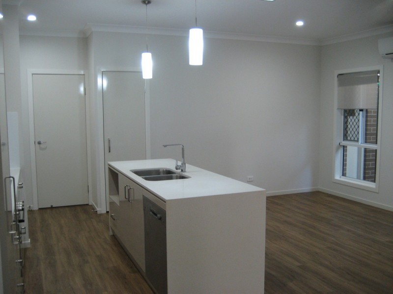 2/8a Atkinson Street, South Toowoomba QLD 4350