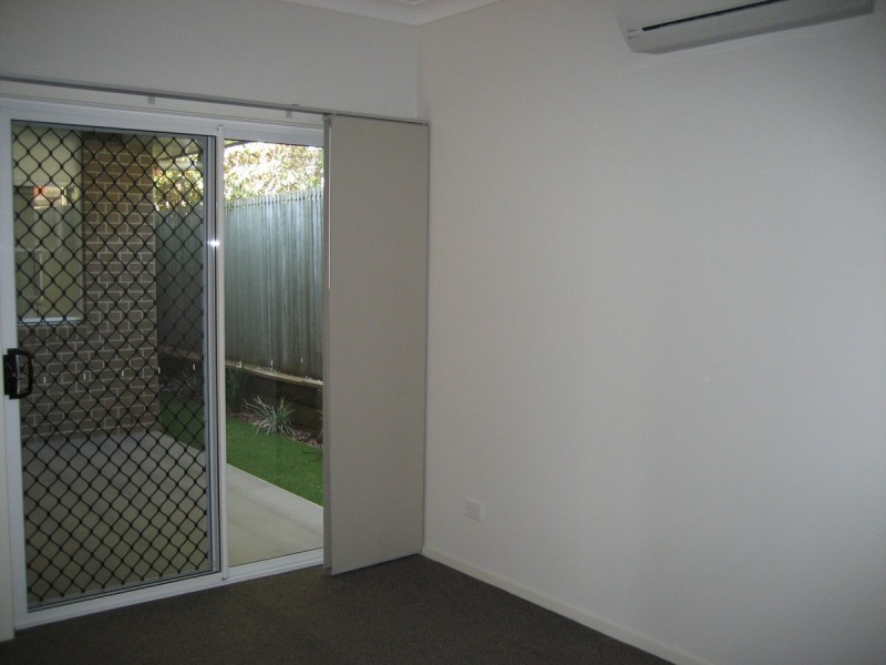 2/8a Atkinson Street, South Toowoomba QLD 4350
