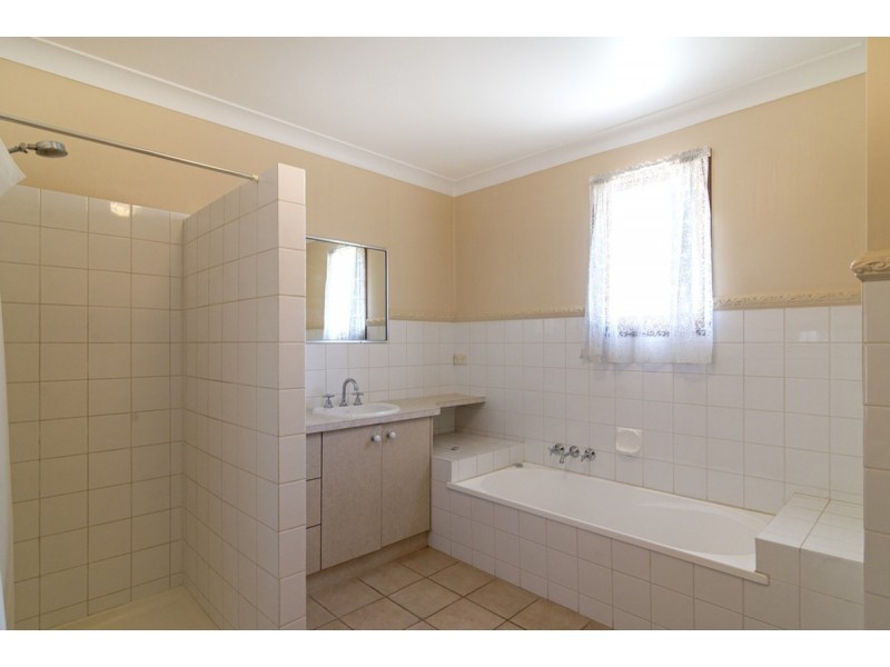 1/4 Creek Street, East Toowoomba QLD 4350