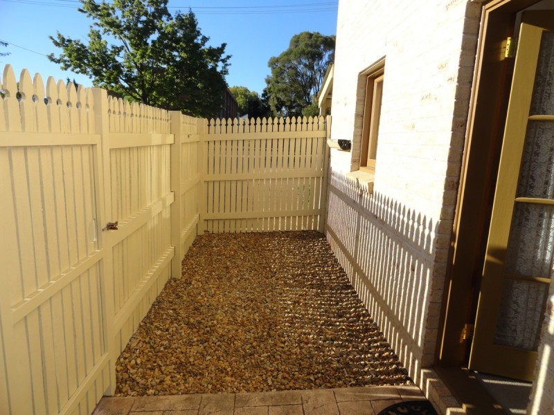 2/4 Creek Street, East Toowoomba QLD 4350