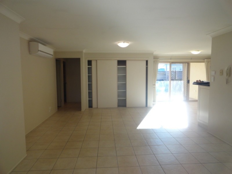 1/15A Mary Street, Mount Lofty QLD 4350