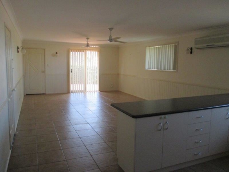 1/400 Alderley Street, Kearneys Spring QLD 4350