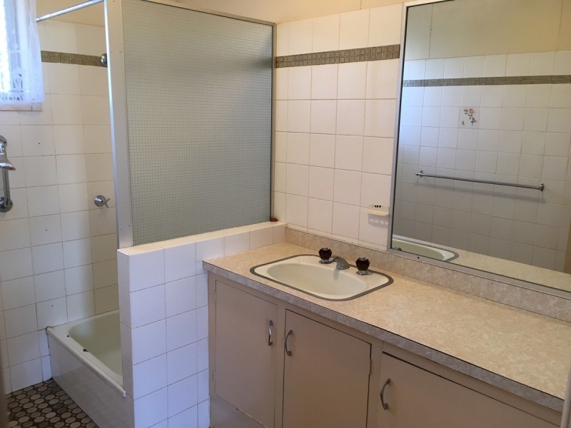 2/352B Bridge Street, Wilsonton QLD 4350